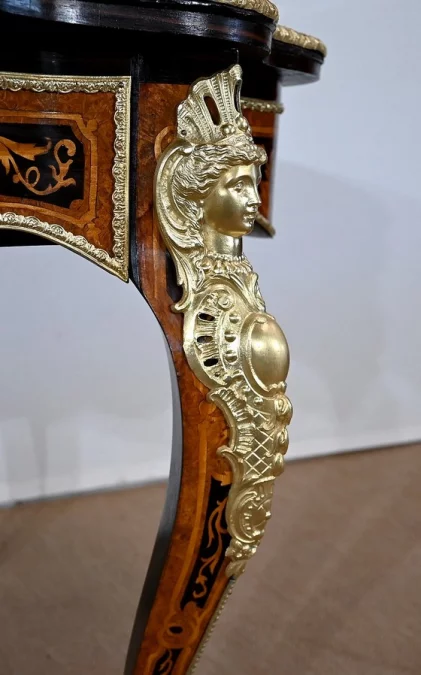 Table Violonée en bois précieux, époque Napoléon III – Milieu XIXe
