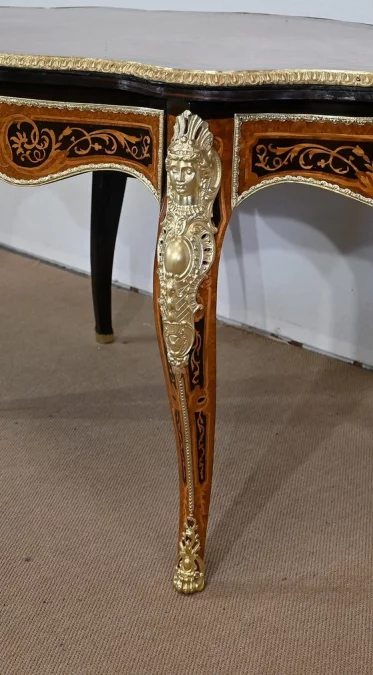 Table Violonée en bois précieux, époque Napoléon III – Milieu XIXe