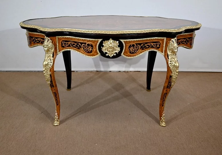 Table Violonée en bois précieux, époque Napoléon III – Milieu XIXe