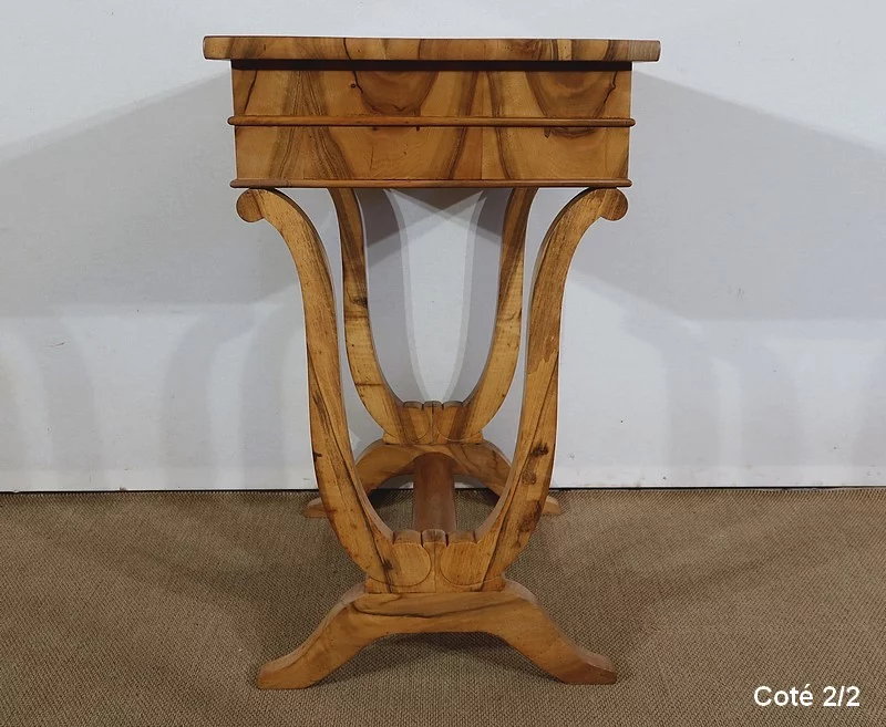 Petite Table de Salon en Noyer, époque Restauration – Début XIXe