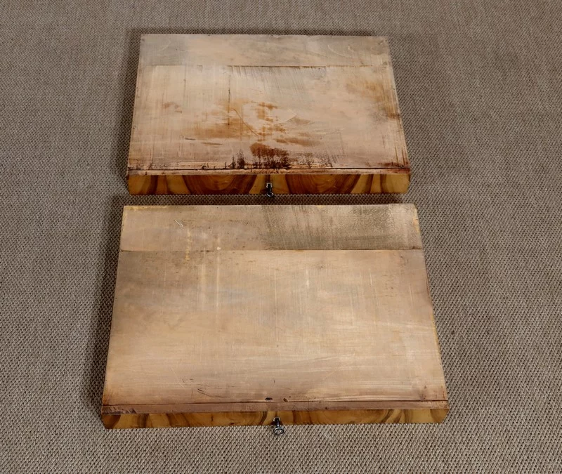 Petite Table de Salon en Noyer, époque Restauration – Début XIXe