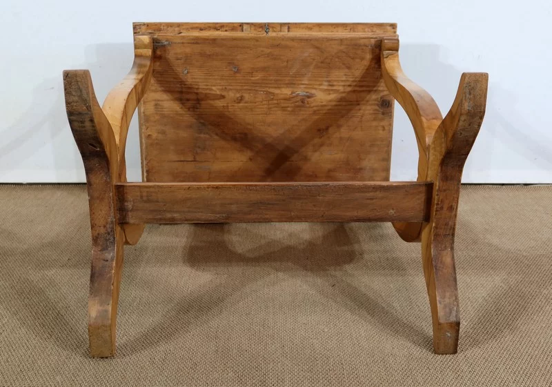 Petite Table de Salon en Noyer, époque Restauration – Début XIXe
