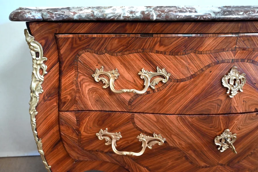 KOMMODE IM LOUIS XV-STIL