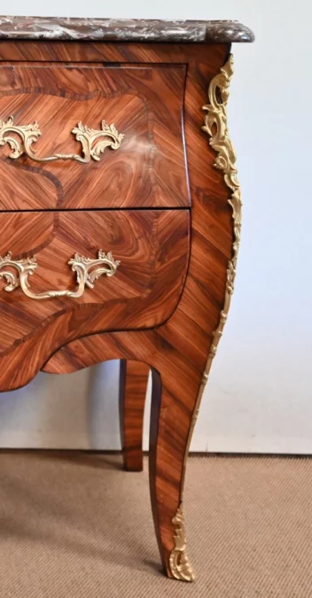 KOMMODE IM LOUIS XV-STIL