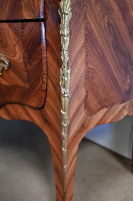 KOMMODE IM LOUIS XV-STIL