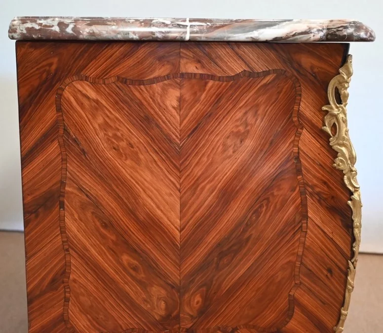 KOMMODE IM LOUIS XV-STIL