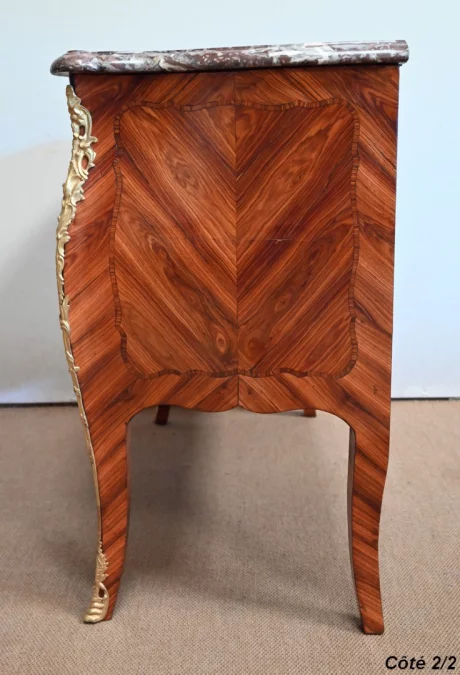 KOMMODE IM LOUIS XV-STIL