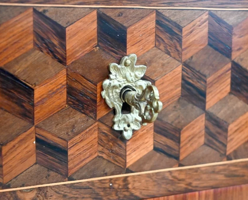 SEKRETÄR IM LOUIS XV-STIL