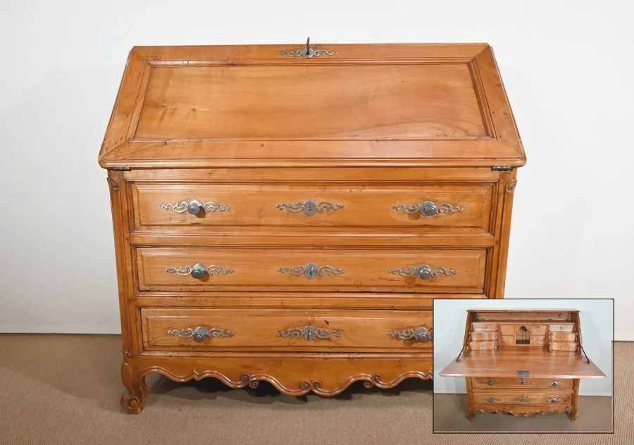 SEKRETÄRKASTE IM LOUIS XV-STIL