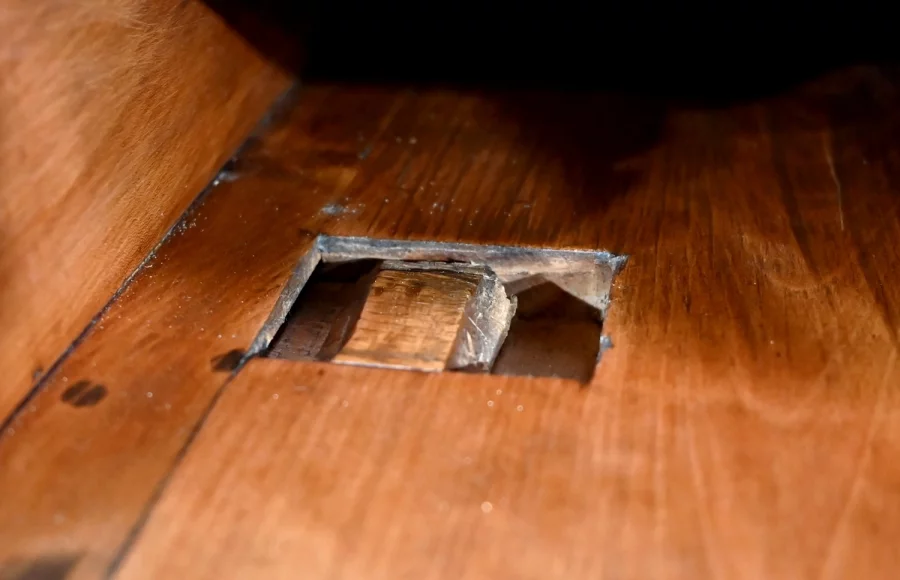 SEKRETÄRKASTE IM LOUIS XV-STIL