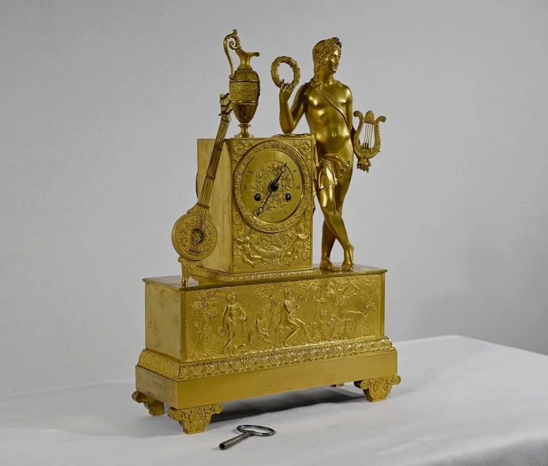Horloge en Bronze Doré, estampillée « Leroy Palais Royal », époque Empire – Début XIXe