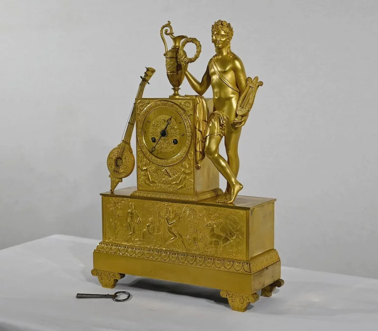 Horloge en Bronze Doré, estampillée « Leroy Palais Royal », époque Empire – Début XIXe
