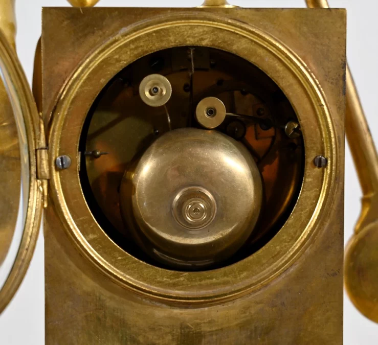 Horloge en Bronze Doré, estampillée « Leroy Palais Royal », époque Empire – Début XIXe
