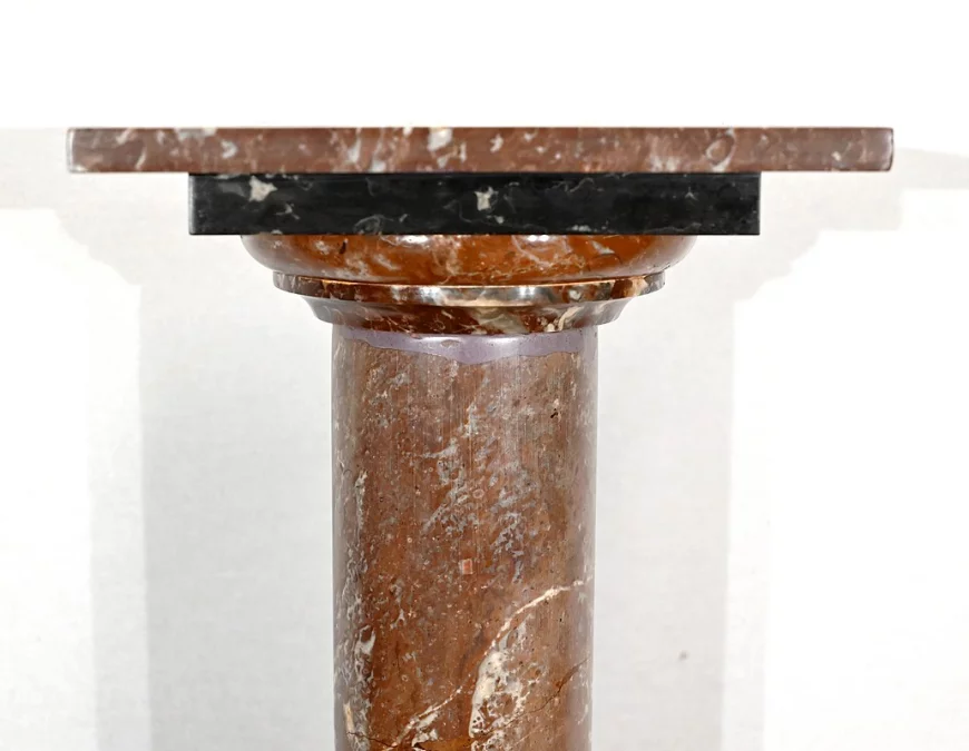 МРАМОРНАЯ КОЛОННА