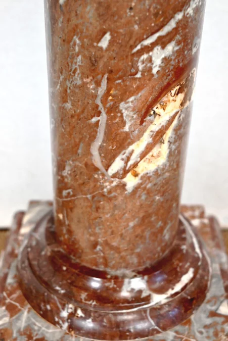 МРАМОРНАЯ КОЛОННА