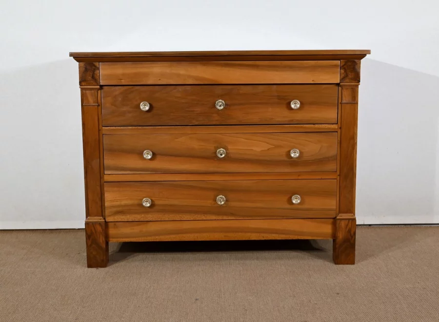 Petite Commode en Noyer massif, époque Directoire - Début XIXe