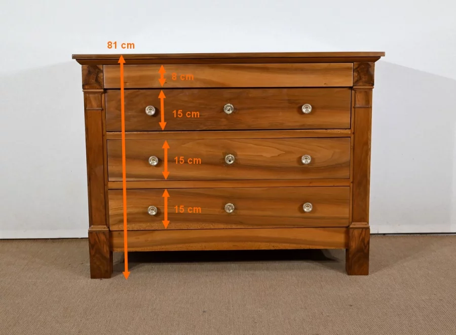 Petite Commode en Noyer massif, époque Directoire - Début XIXe