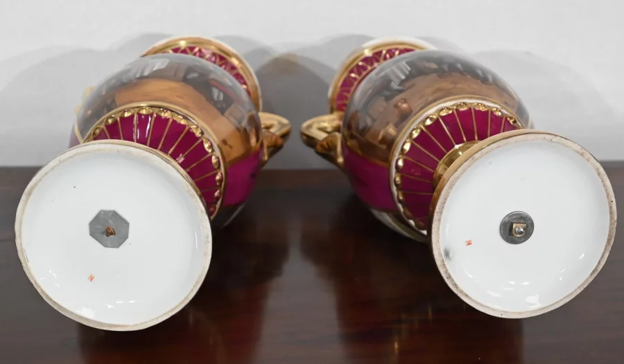 PAREJA DE JARRON DE PORCELANA DE PARIS