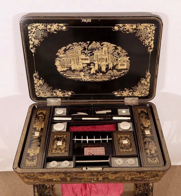 TAVOLO DA LAVORO DEL PERIODO DI NAPOLEONE III