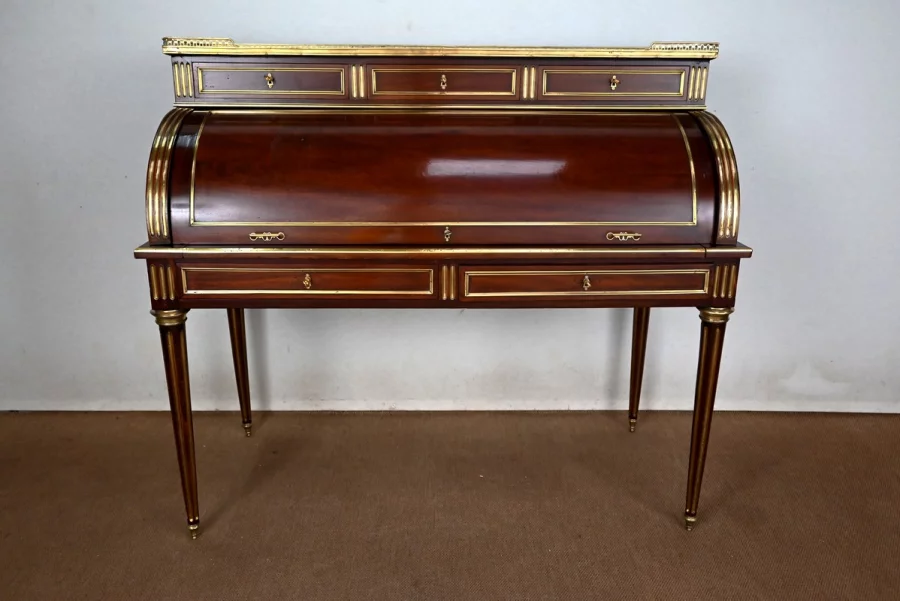 Important Bureau Cylindre en Acajou, style Louis XVI, époque Napoléon III – 2ème moitié XIXe