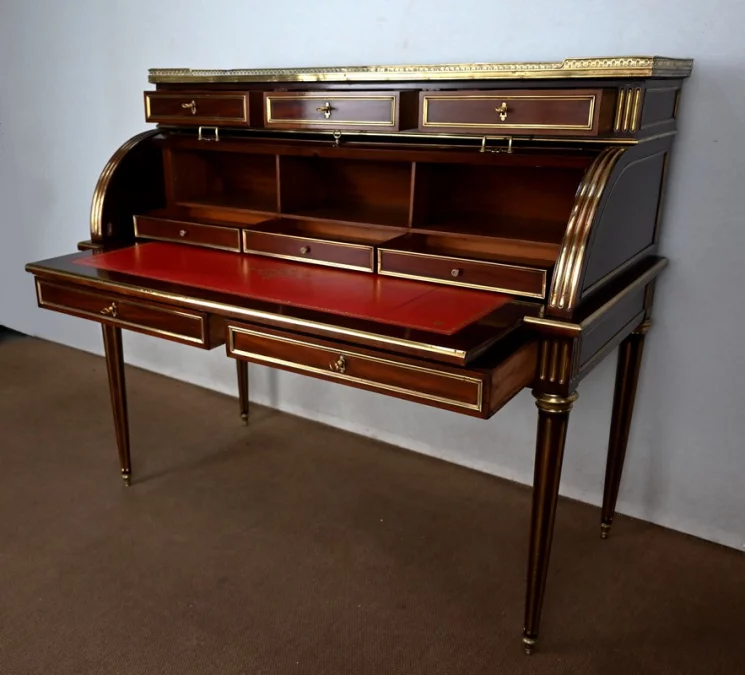Important Bureau Cylindre en Acajou, style Louis XVI, époque Napoléon III – 2ème moitié XIXe