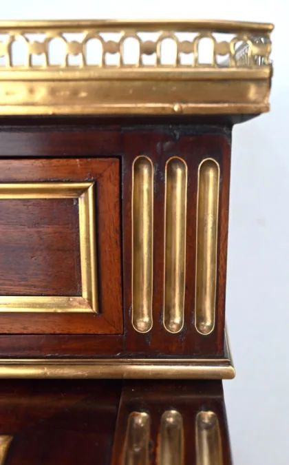 Important Bureau Cylindre en Acajou, style Louis XVI, époque Napoléon III – 2ème moitié XIXe