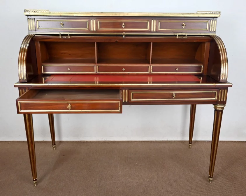 Important Bureau Cylindre en Acajou, style Louis XVI, époque Napoléon III – 2ème moitié XIXe