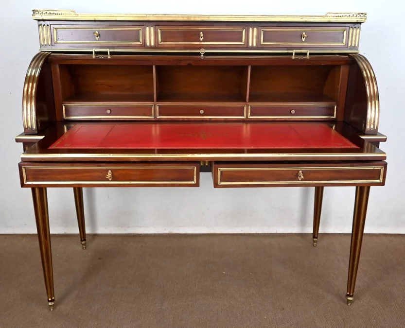 Important Bureau Cylindre en Acajou, style Louis XVI, époque Napoléon III – 2ème moitié XIXe