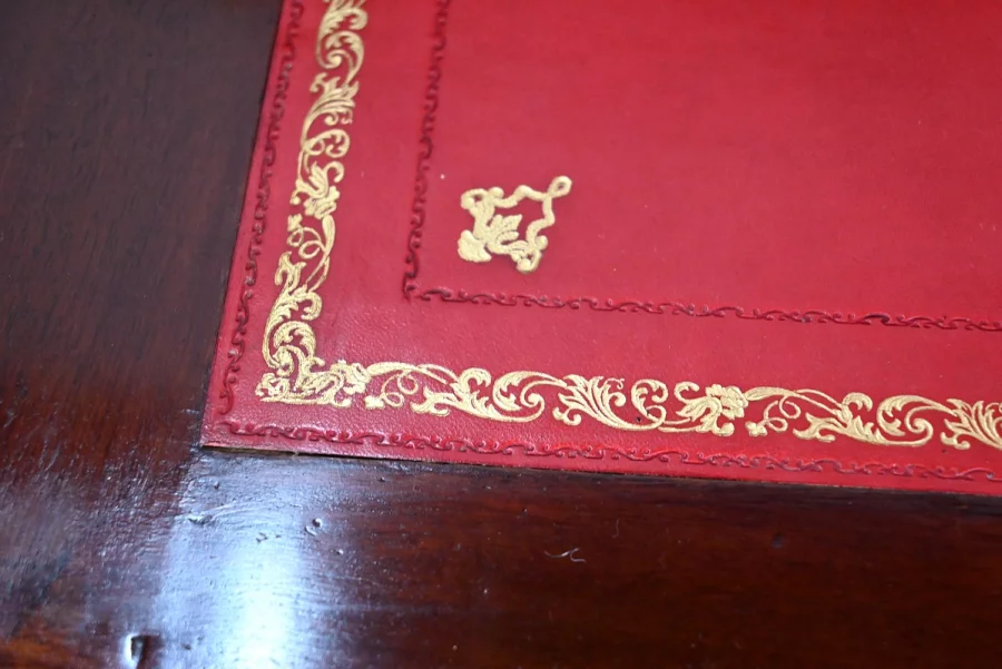 Important Bureau Cylindre en Acajou, style Louis XVI, époque Napoléon III – 2ème moitié XIXe