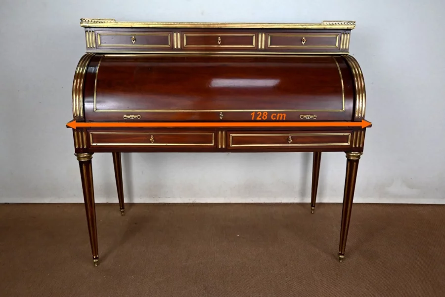 Important Bureau Cylindre en Acajou, style Louis XVI, époque Napoléon III – 2ème moitié XIXe