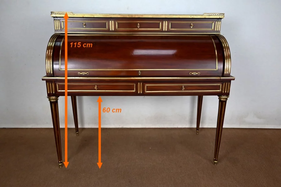 Important Bureau Cylindre en Acajou, style Louis XVI, époque Napoléon III – 2ème moitié XIXe