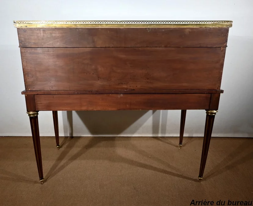 Important Bureau Cylindre en Acajou, style Louis XVI, époque Napoléon III – 2ème moitié XIXe