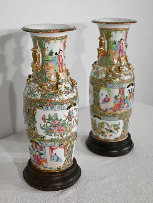 Paire de Vases Balustre en Porcelaine de Chine – Fin XIXe