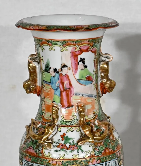 Paire de Vases Balustre en Porcelaine de Chine – Fin XIXe