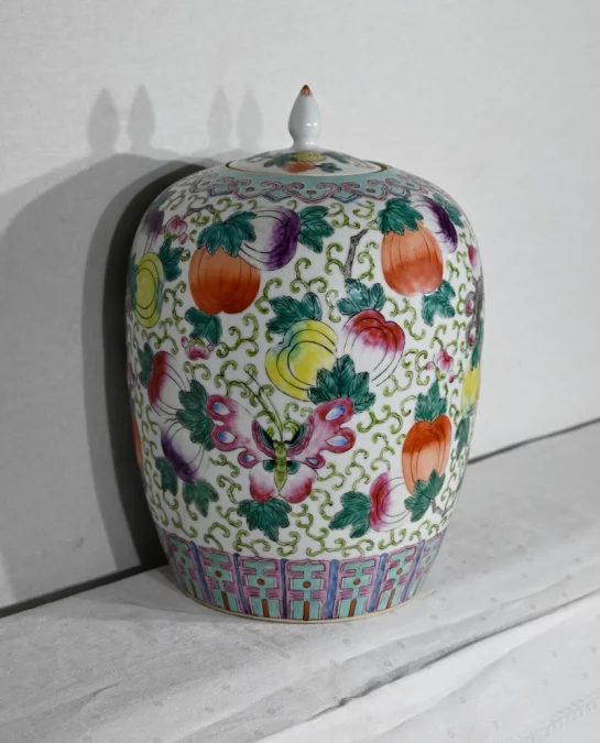 Important Vase à Couvercle en Porcelaine de Chine – Début XXe