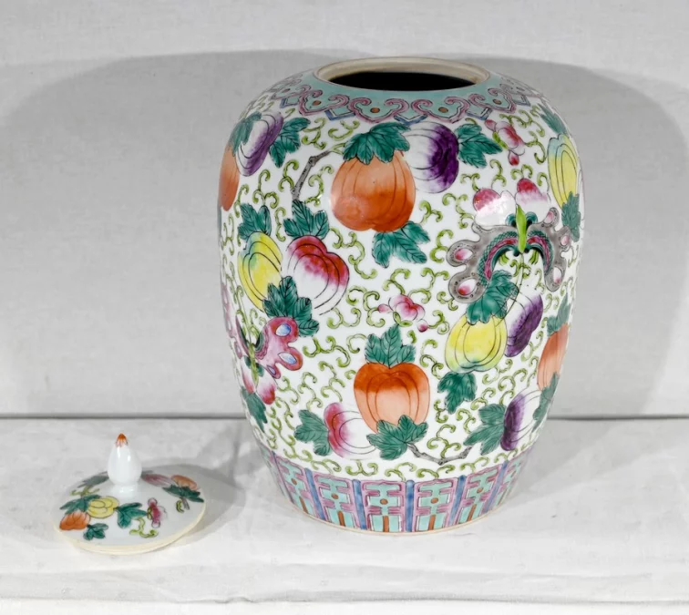 Important Vase à Couvercle en Porcelaine de Chine – Début XXe