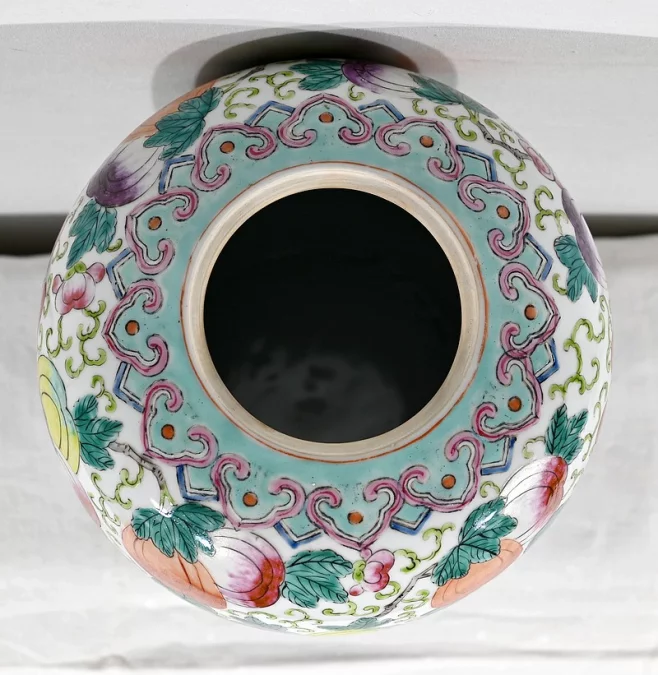 Important Vase à Couvercle en Porcelaine de Chine – Début XXe