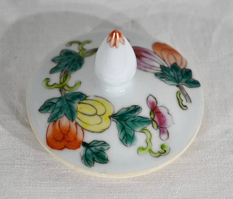 Important Vase à Couvercle en Porcelaine de Chine – Début XXe