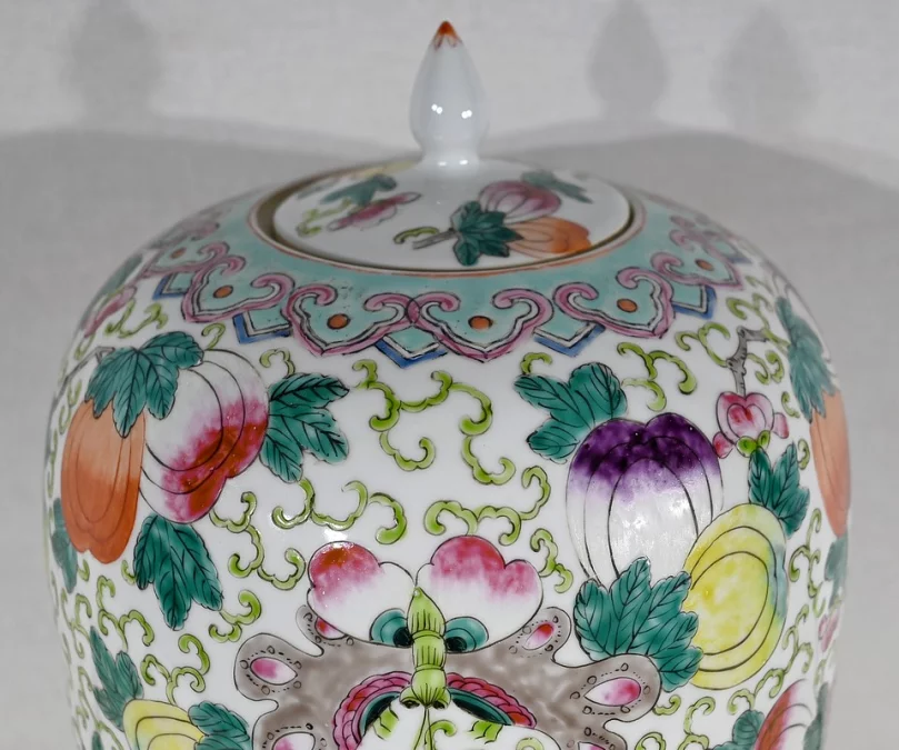Important Vase à Couvercle en Porcelaine de Chine – Début XXe