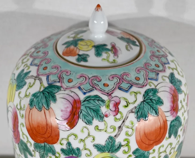 Important Vase à Couvercle en Porcelaine de Chine – Début XXe