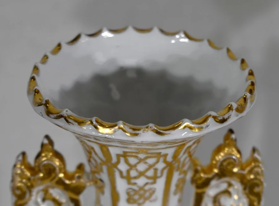 Paire de Vases en Porcelaine de Paris – Fin XIXe