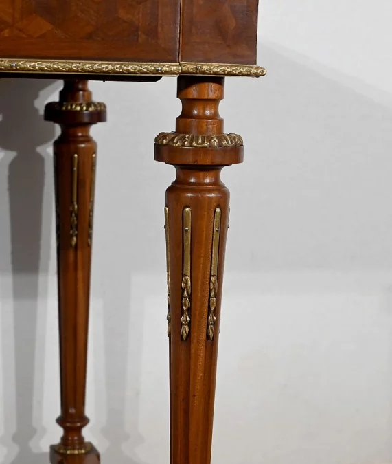 ESCRITORIO ESTILO LUIS XVI