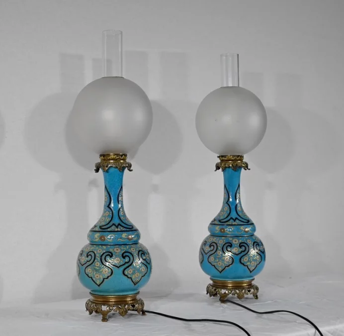 Paire de Lampes en Porcelaine et Bronze, époque Napoléon III – Milieu XIXe