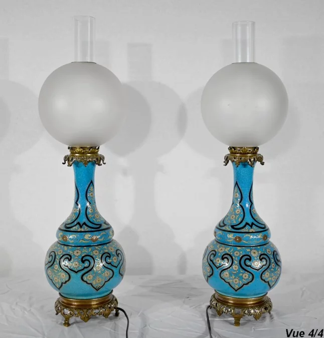 Paire de Lampes en Porcelaine et Bronze, époque Napoléon III – Milieu XIXe