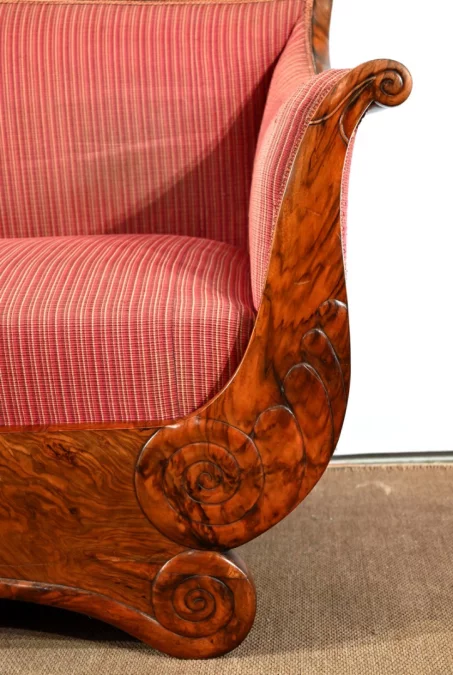 SOFÁ DE ESTILO DE RESTAURACIÓN FRANCESA