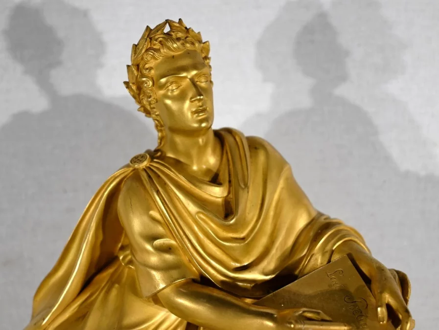 UHR AUS VERGOLDETER BRONZE