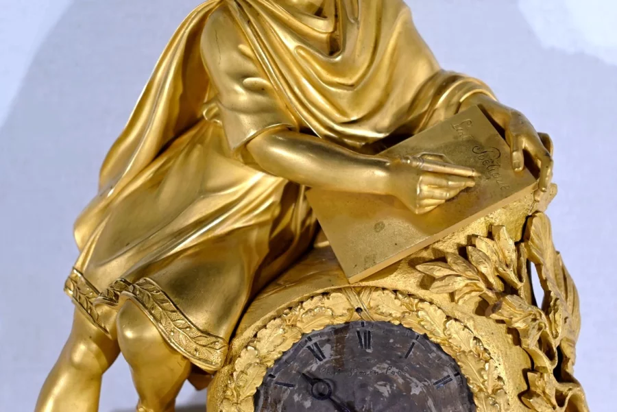 UHR AUS VERGOLDETER BRONZE