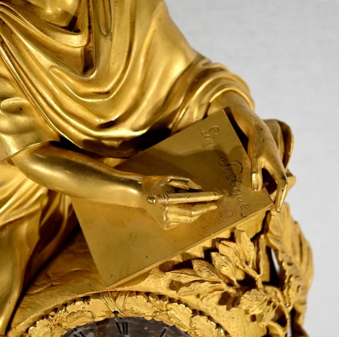 UHR AUS VERGOLDETER BRONZE