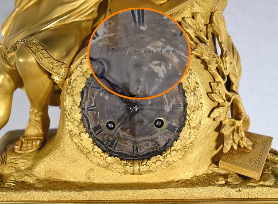 UHR AUS VERGOLDETER BRONZE