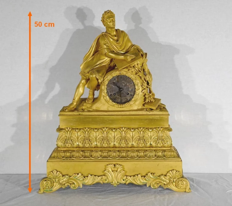 UHR AUS VERGOLDETER BRONZE